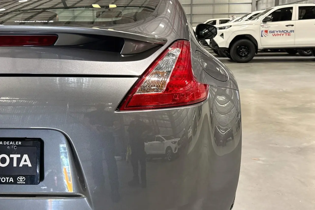 2016 Nissan 370Z Gallery Image 9