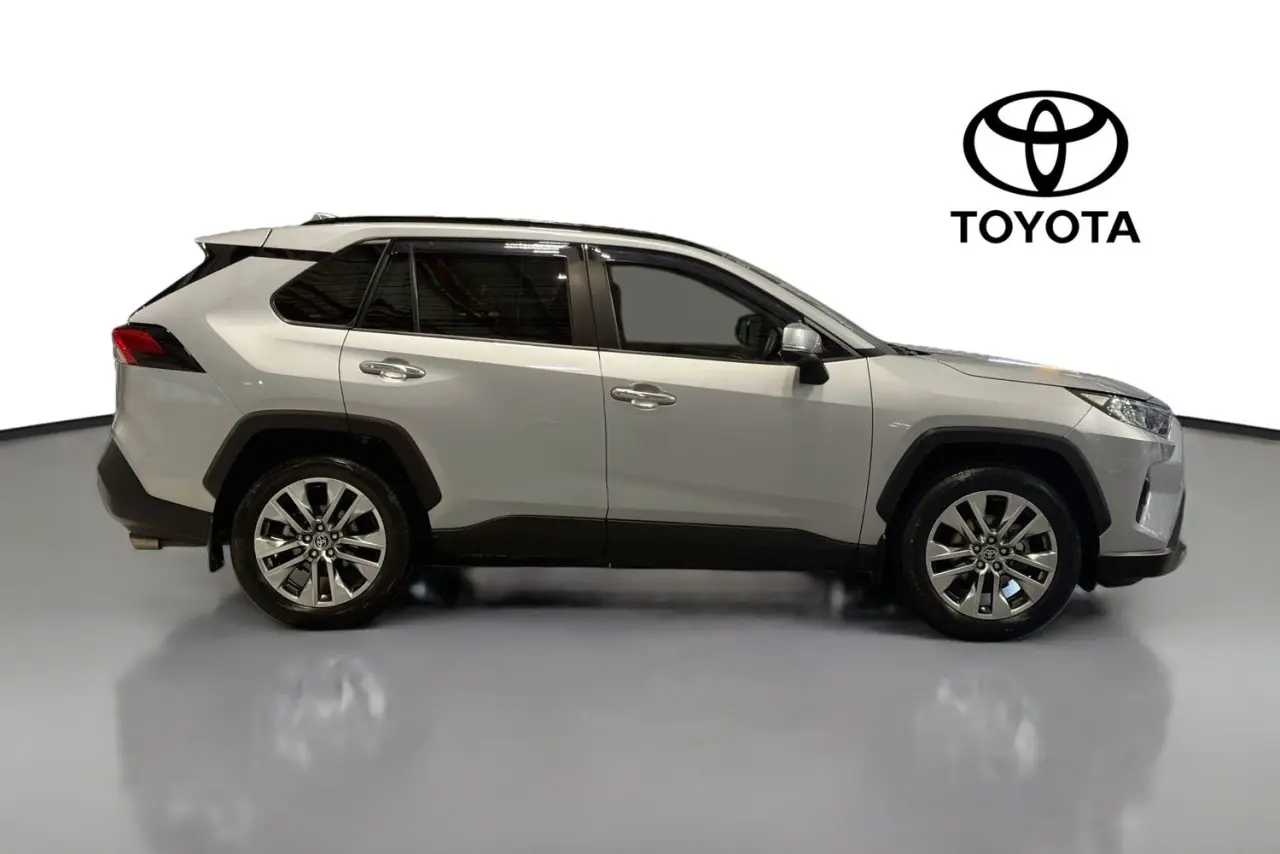 2022 Toyota RAV4 Gallery Image 11
