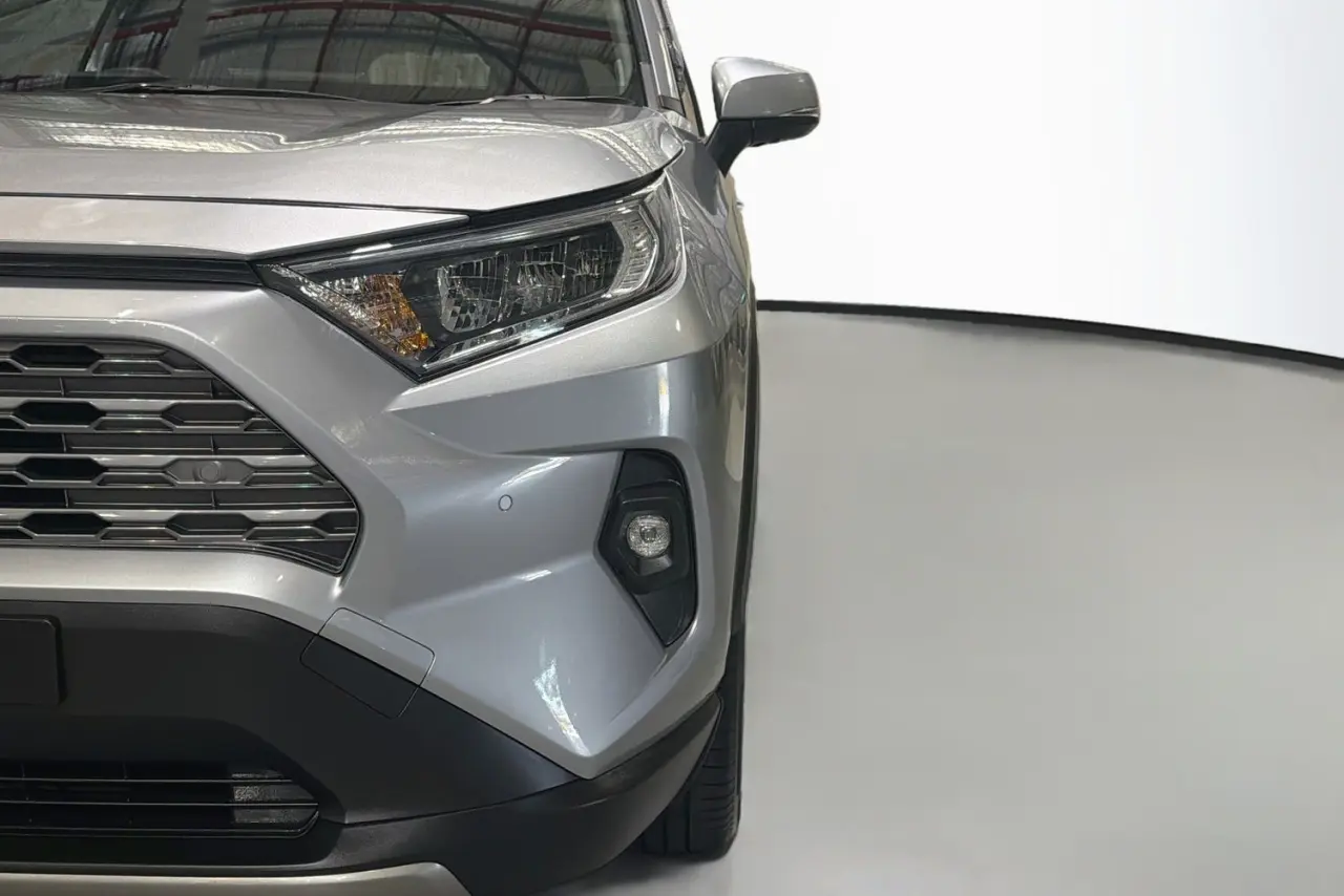 2022 Toyota RAV4 Gallery Image 3