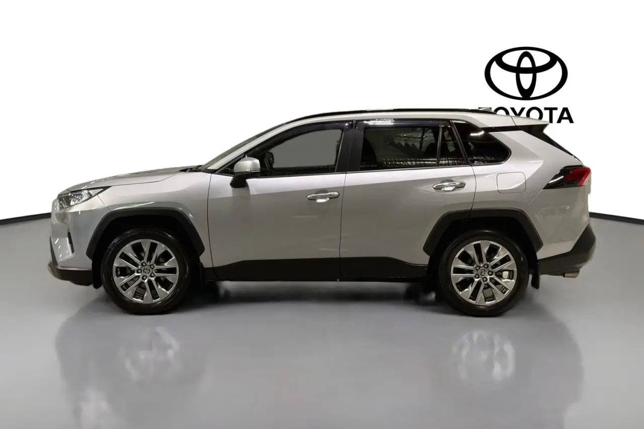 2022 Toyota RAV4 Gallery Image 5