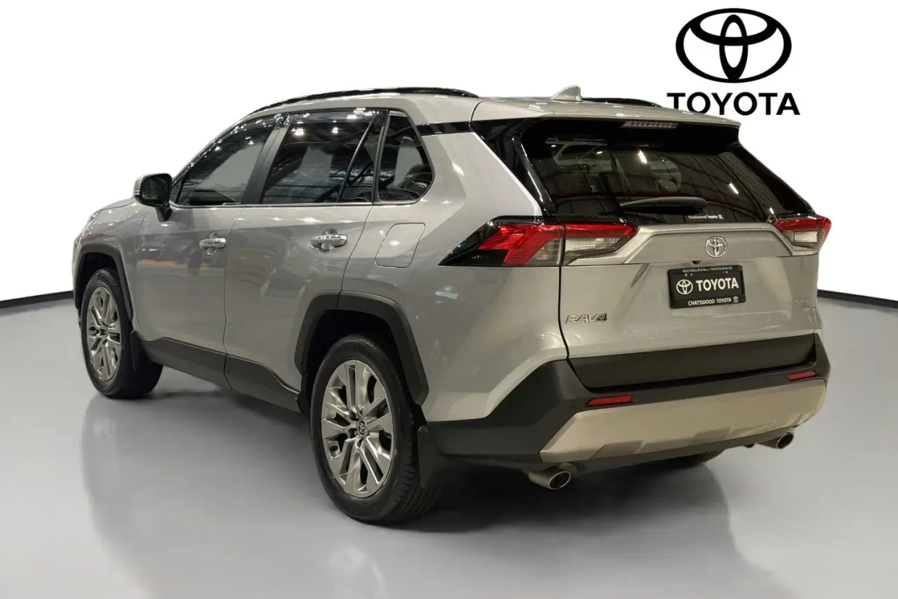 2022 Toyota RAV4 Gallery Image 6