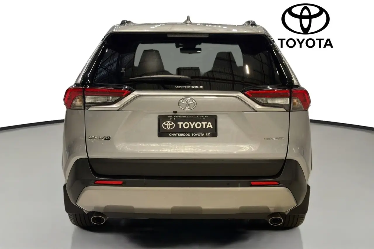 2022 Toyota RAV4 Gallery Image 7