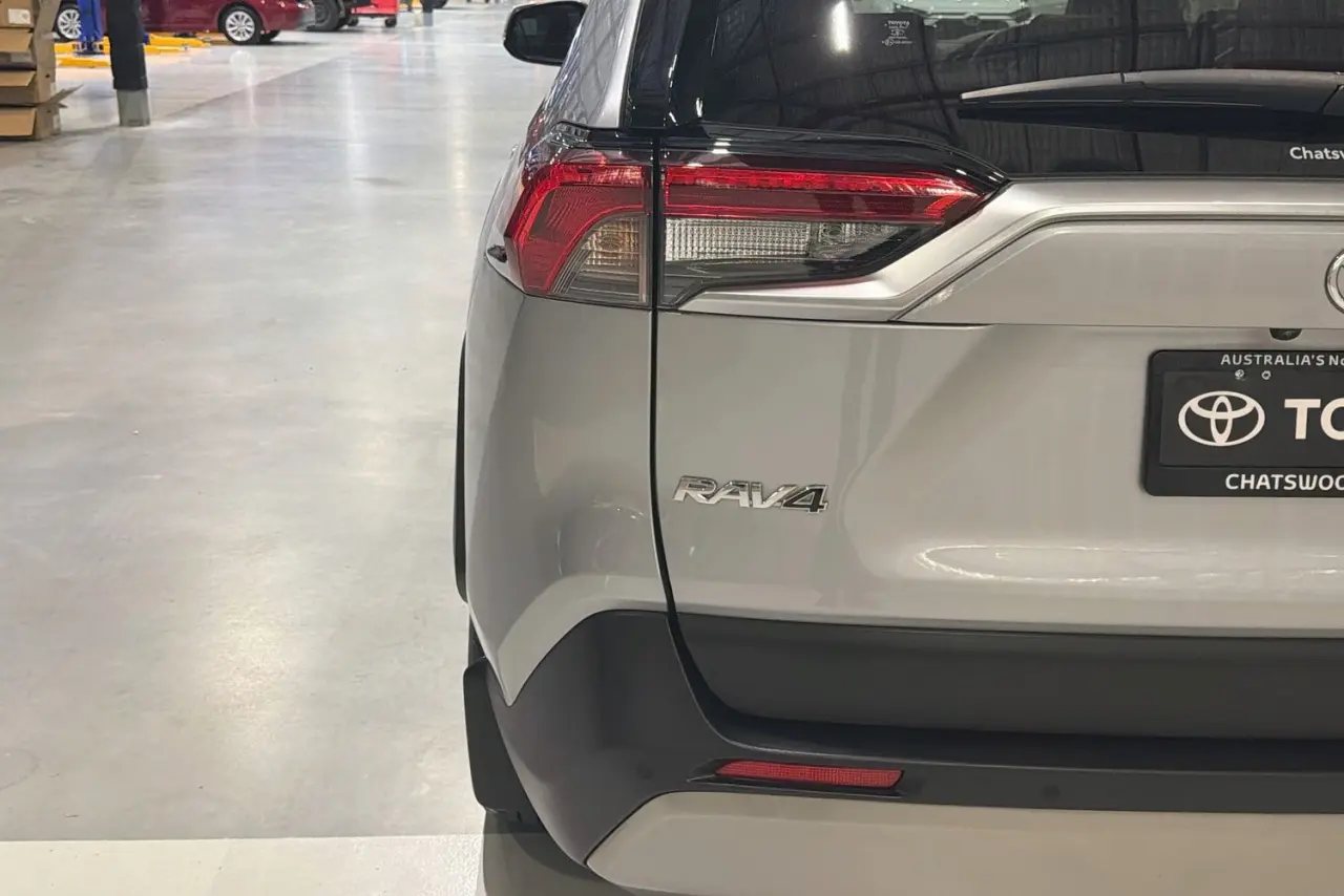 2022 Toyota RAV4 Gallery Image 8