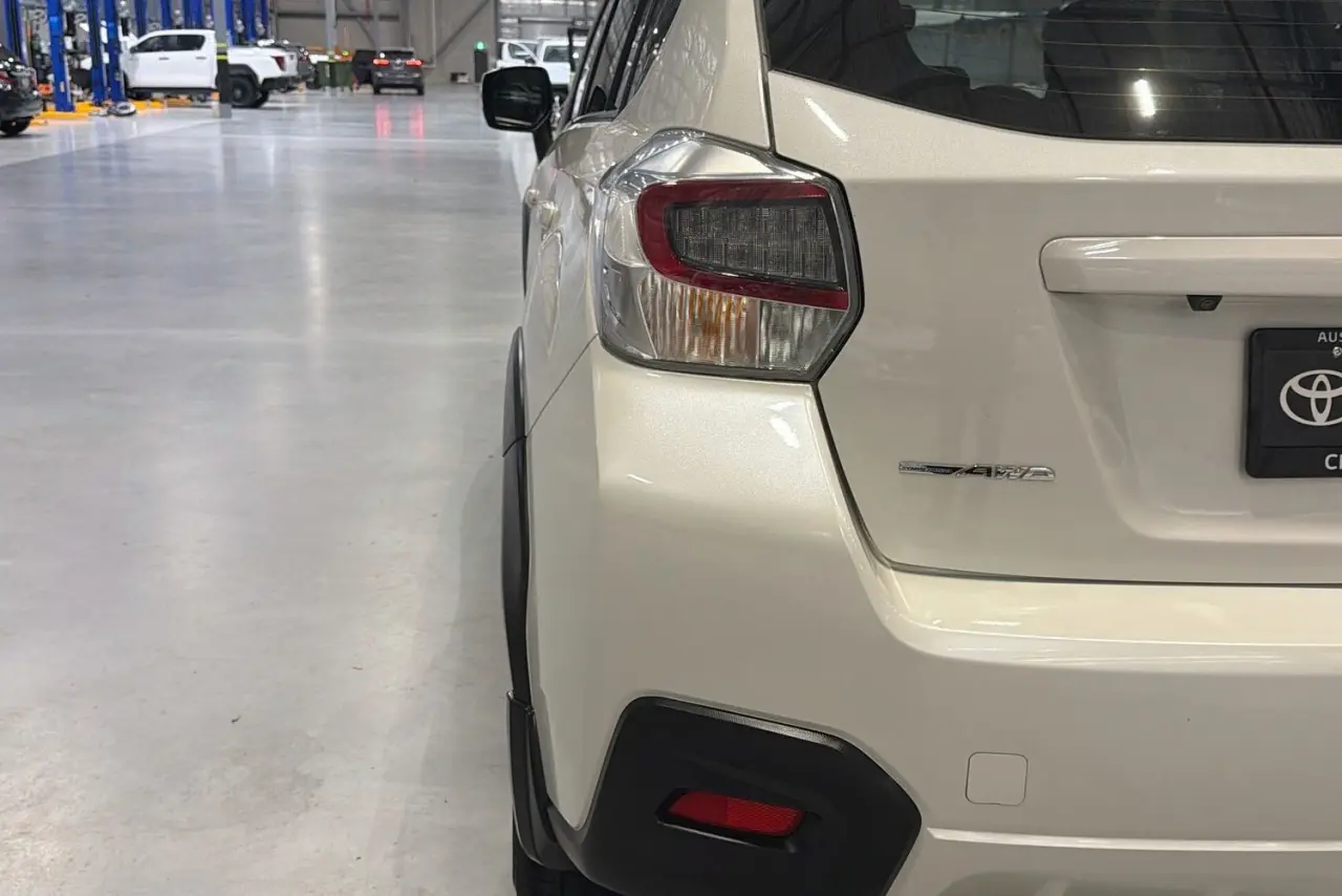 2017 Subaru XV Gallery Image 8
