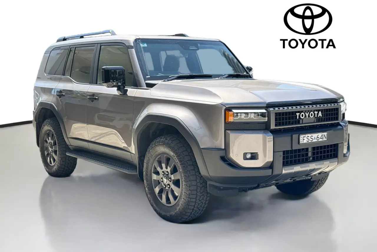 2025 Toyota Landcruiser Prado Gallery Image 1