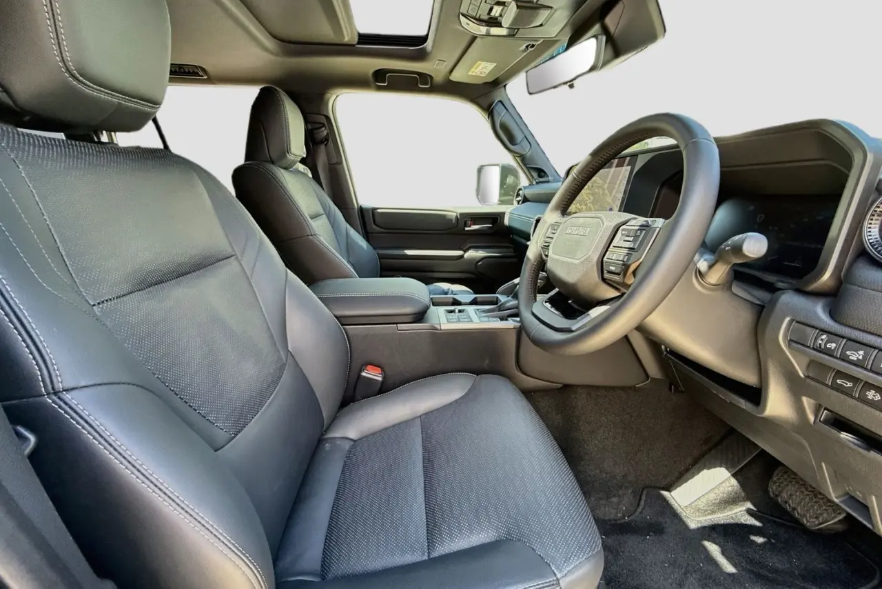 2025 Toyota Landcruiser Prado Gallery Image 13