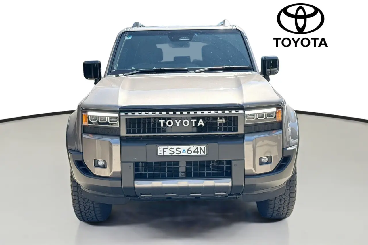 2025 Toyota Landcruiser Prado Gallery Image 2