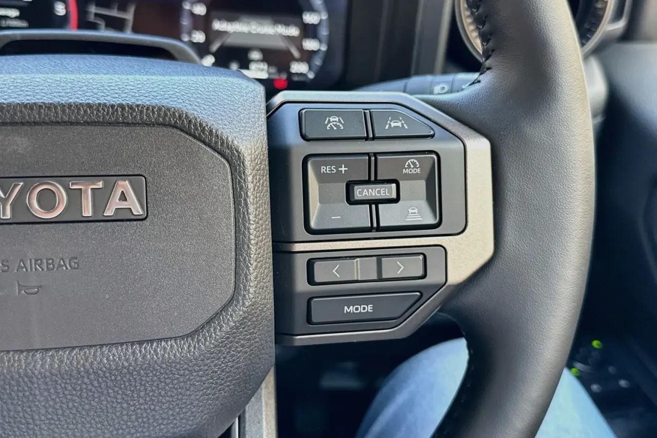 2025 Toyota Landcruiser Prado Gallery Image 20