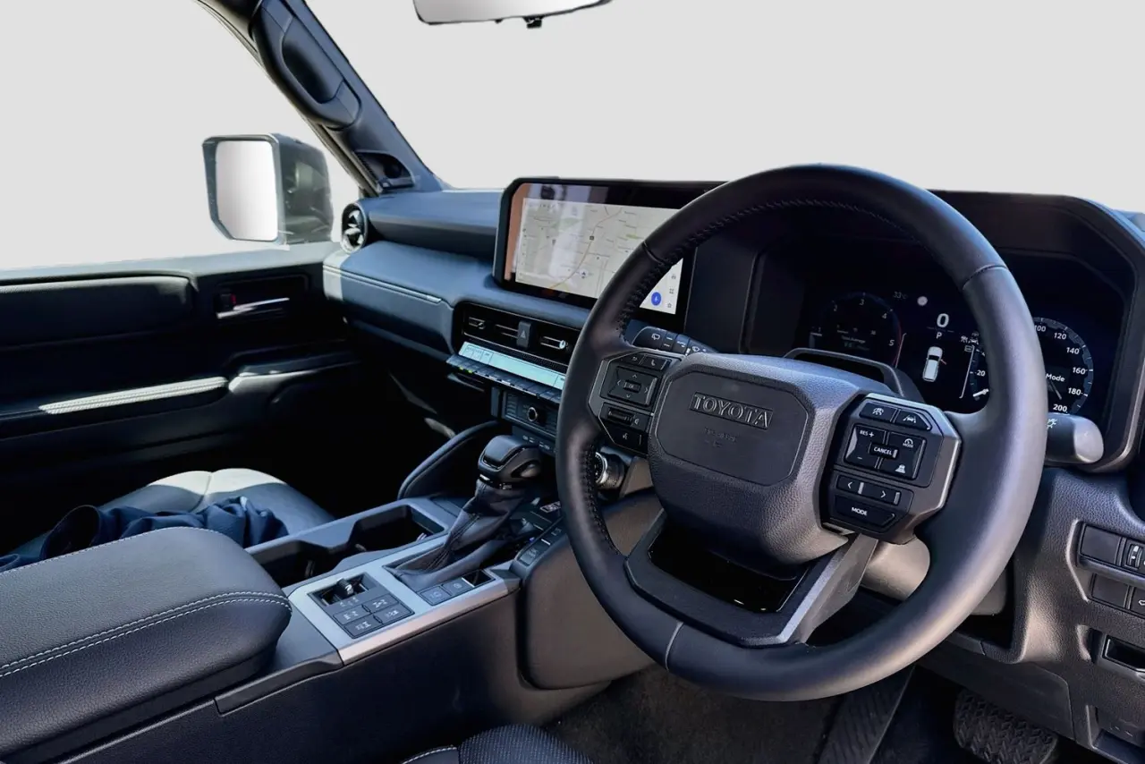 2025 Toyota Landcruiser Prado Gallery Image 23