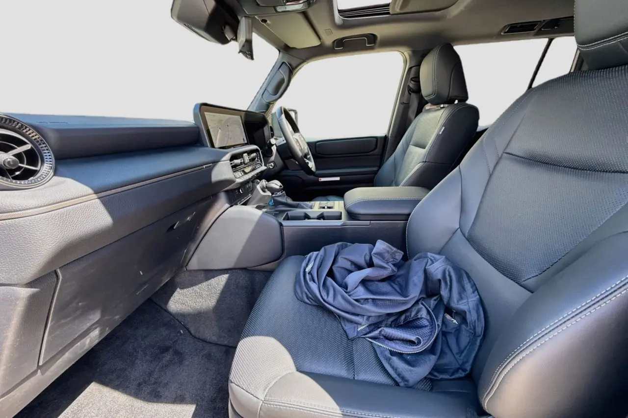 2025 Toyota Landcruiser Prado Gallery Image 25