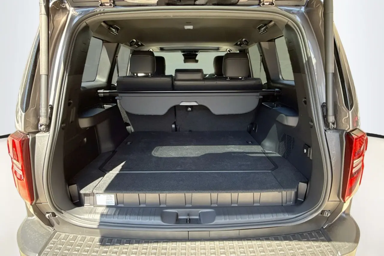 2025 Toyota Landcruiser Prado Gallery Image 27