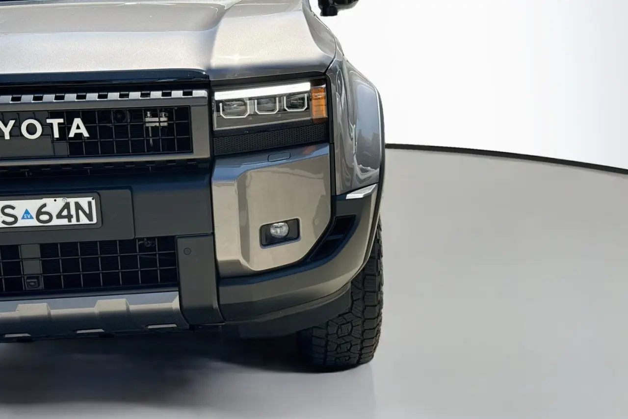 2025 Toyota Landcruiser Prado Gallery Image 3