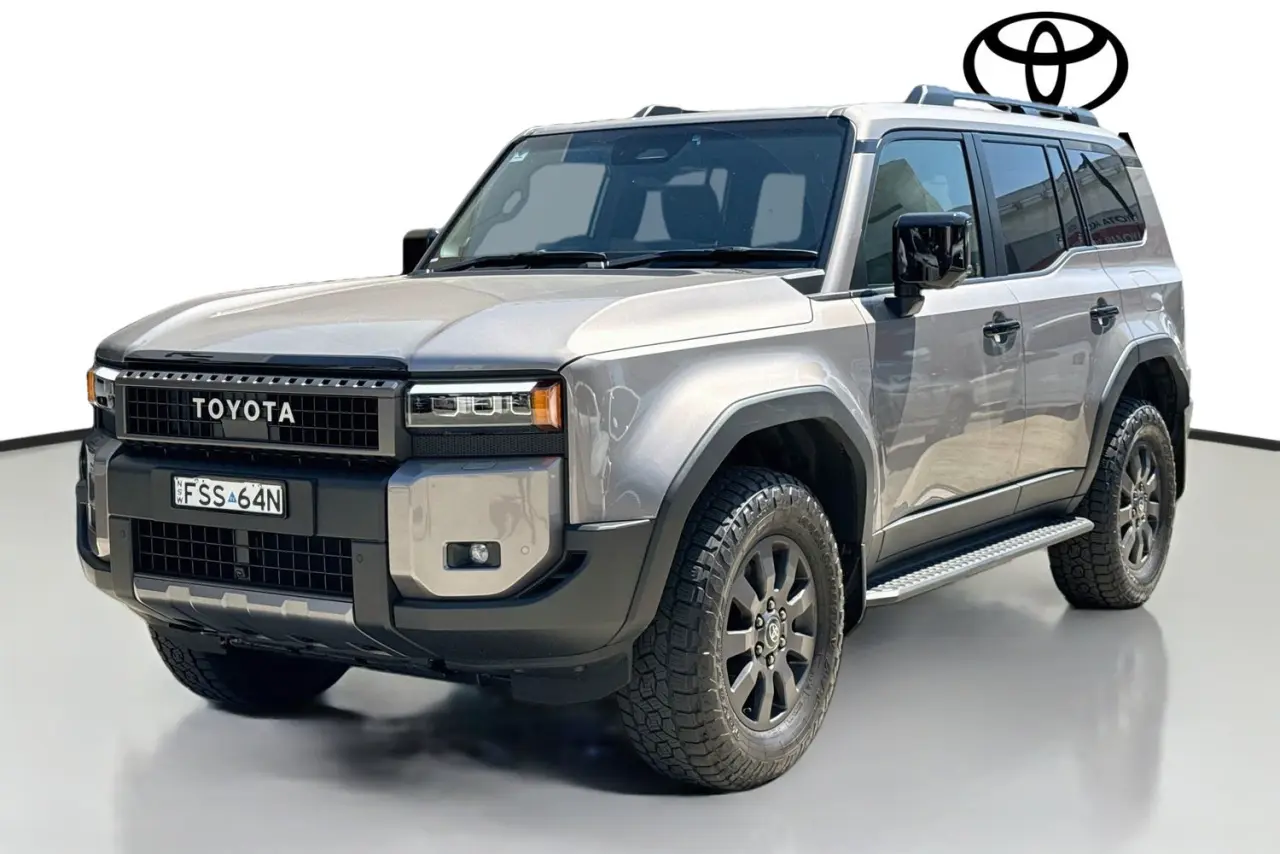 2025 Toyota Landcruiser Prado Gallery Image 4