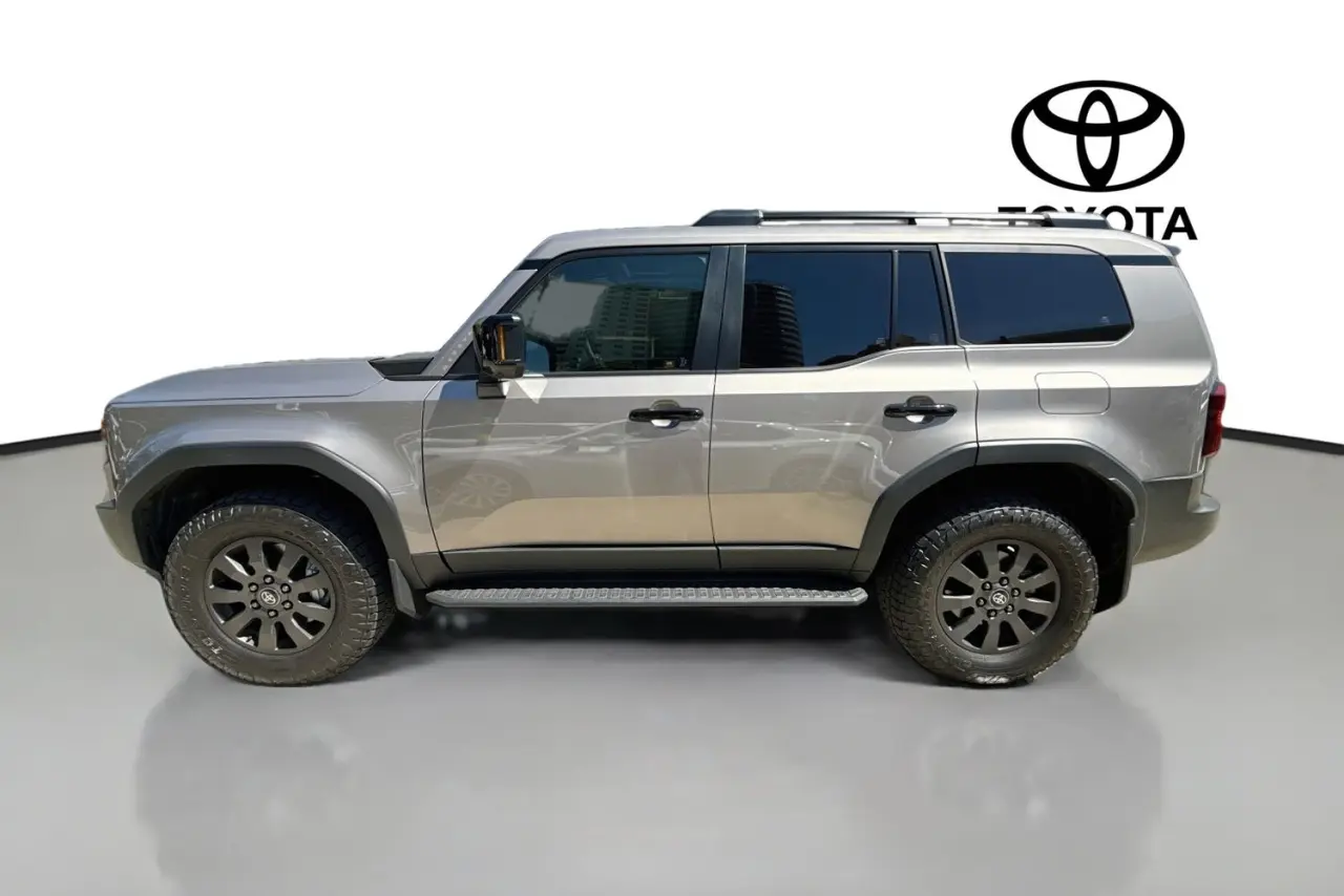 2025 Toyota Landcruiser Prado Gallery Image 5