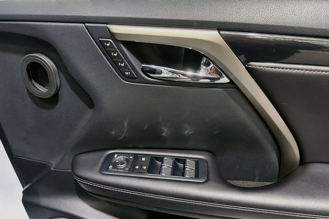 2019 Lexus RX Gallery Image 24