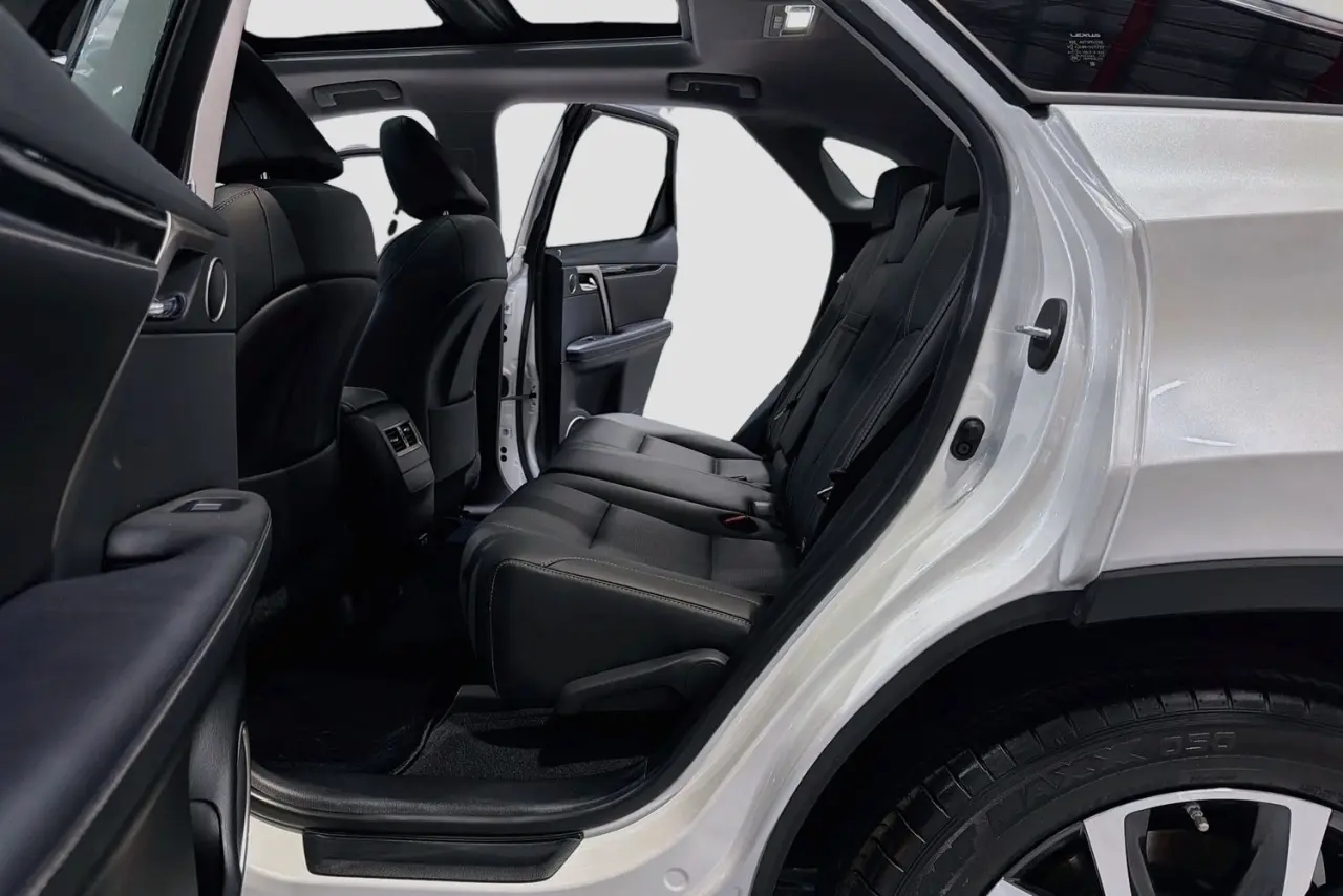 2019 Lexus RX Gallery Image 26