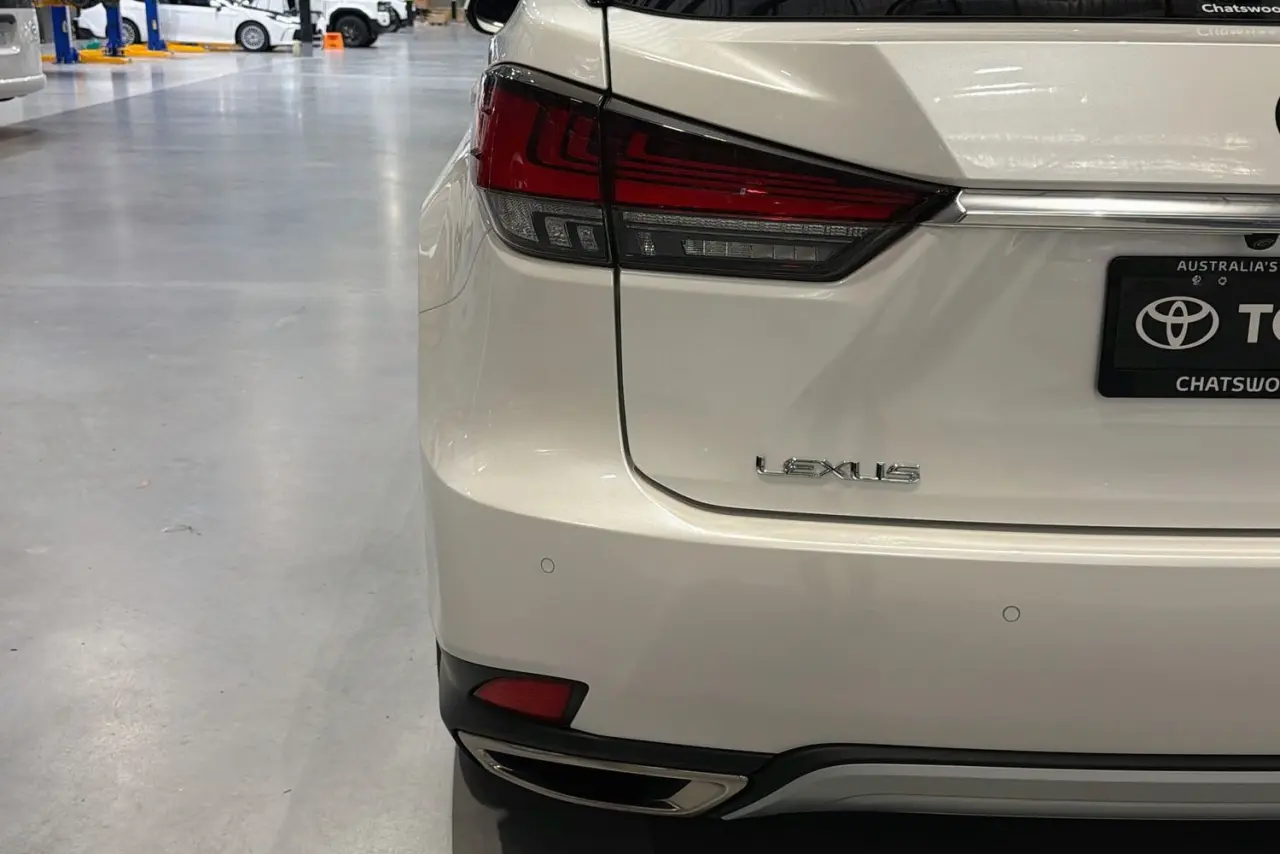 2019 Lexus RX Gallery Image 8