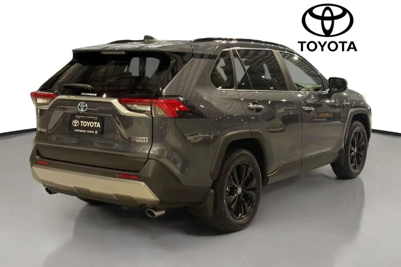 2024 Toyota RAV4 Gallery Image 10