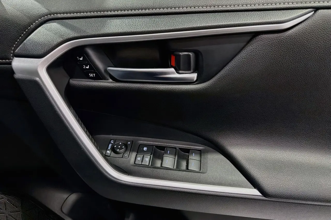 2024 Toyota RAV4 Gallery Image 24