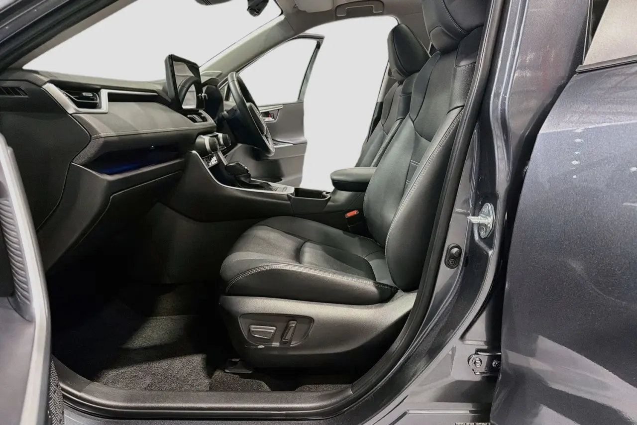 2024 Toyota RAV4 Gallery Image 25