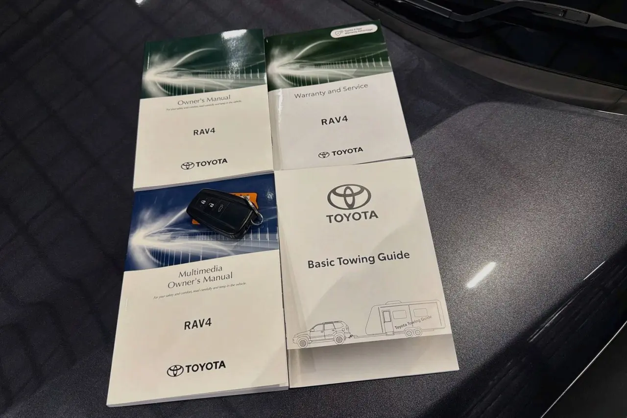 2024 Toyota RAV4 Gallery Image 31