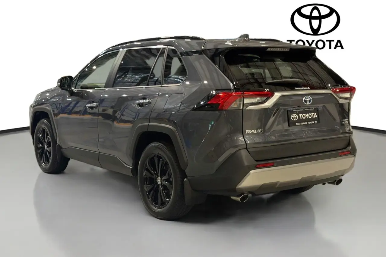 2024 Toyota RAV4 Gallery Image 6