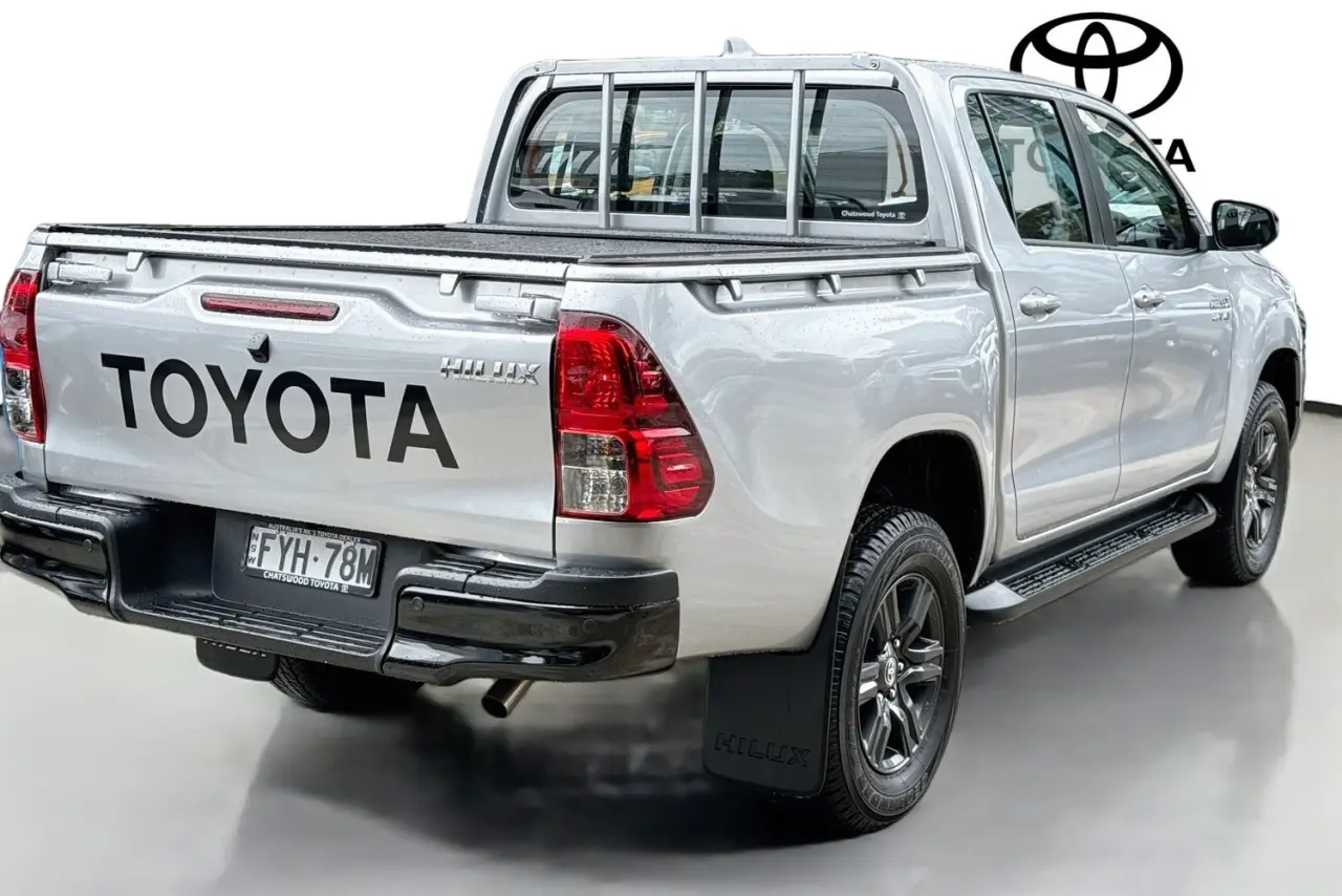 2025 Toyota Hilux Gallery Image 10