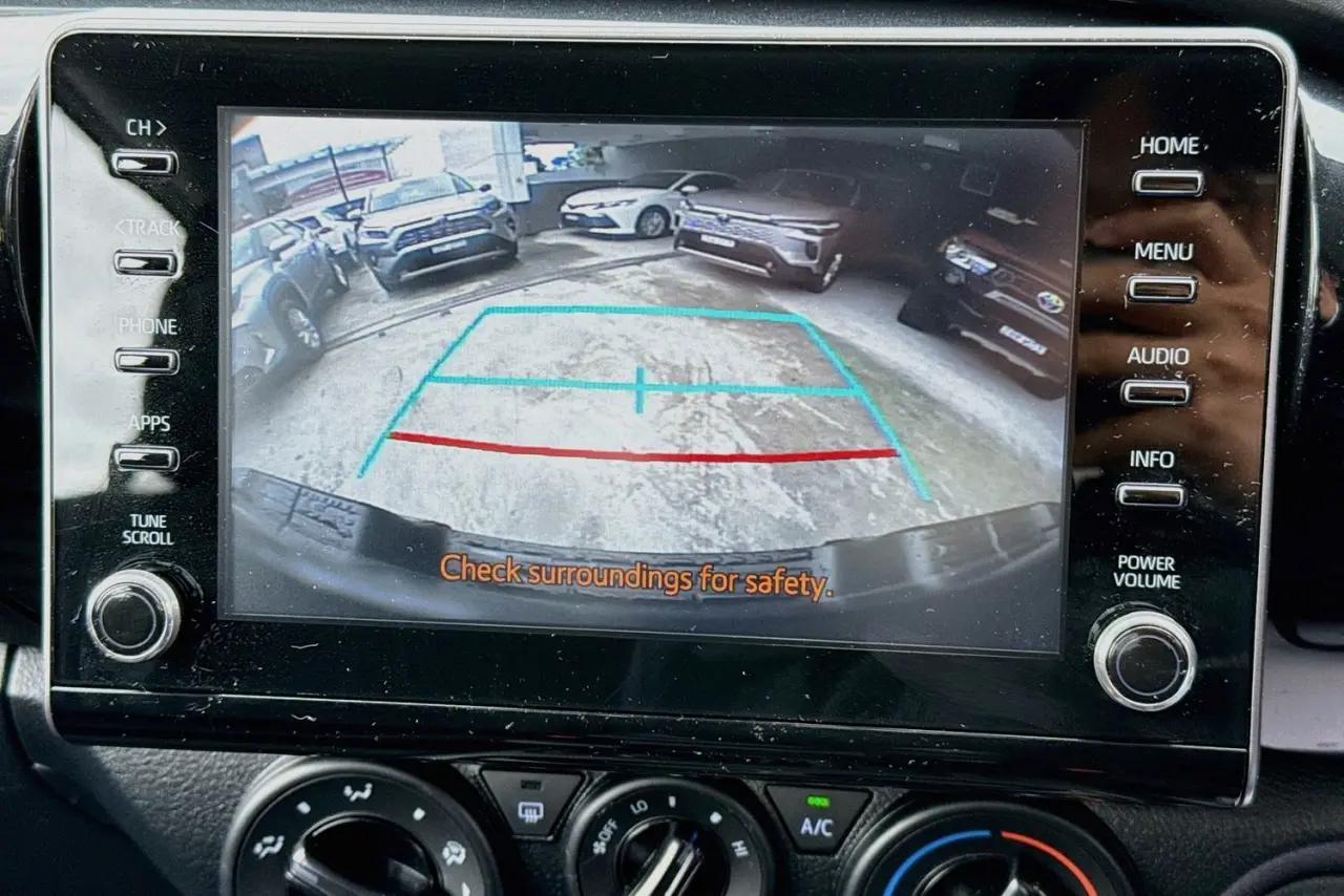 2025 Toyota Hilux Gallery Image 15