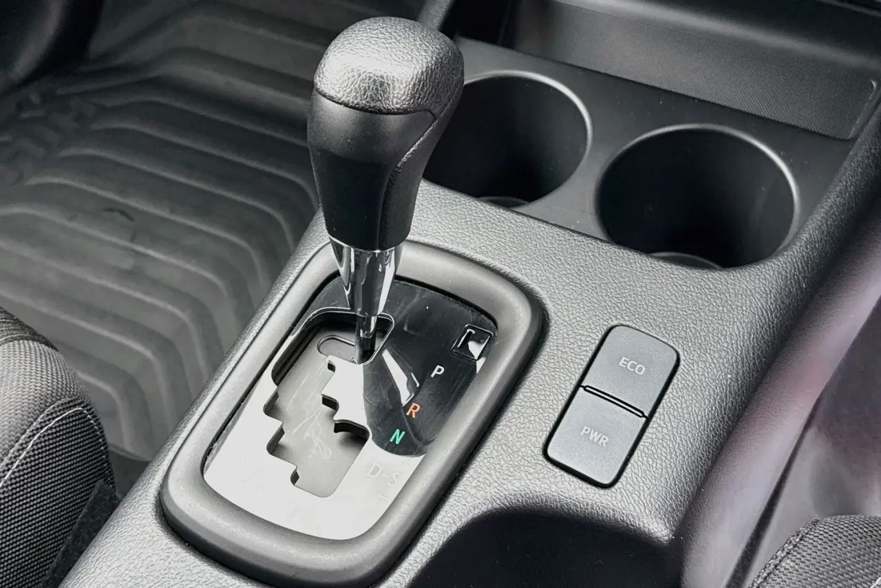 2025 Toyota Hilux Gallery Image 16