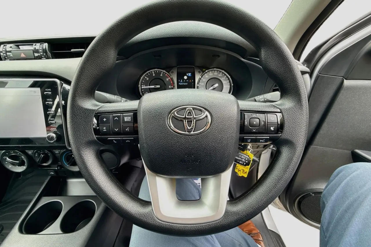 2025 Toyota Hilux Gallery Image 19