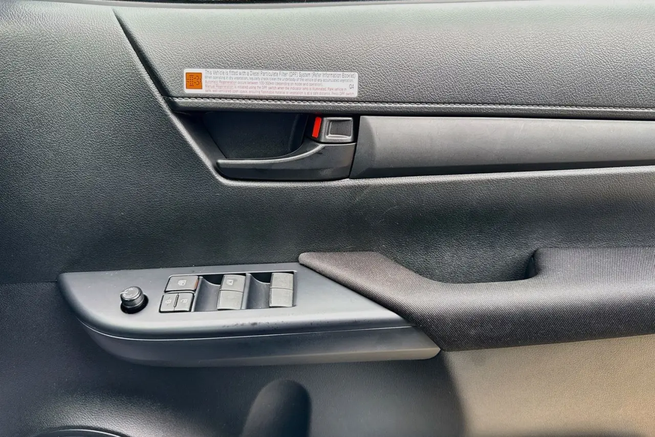2025 Toyota Hilux Gallery Image 22