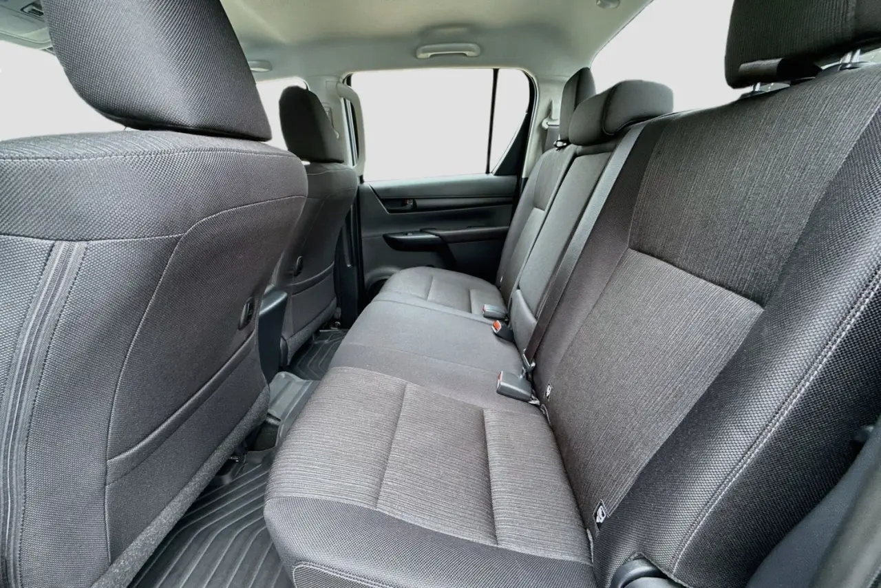 2025 Toyota Hilux Gallery Image 24