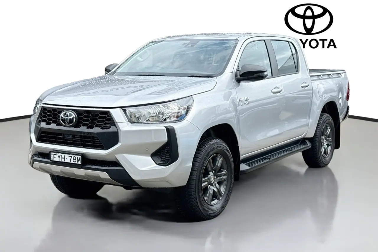 2025 Toyota Hilux Gallery Image 4