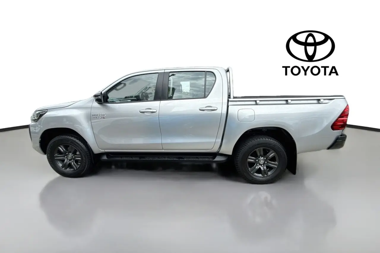 2025 Toyota Hilux Gallery Image 5