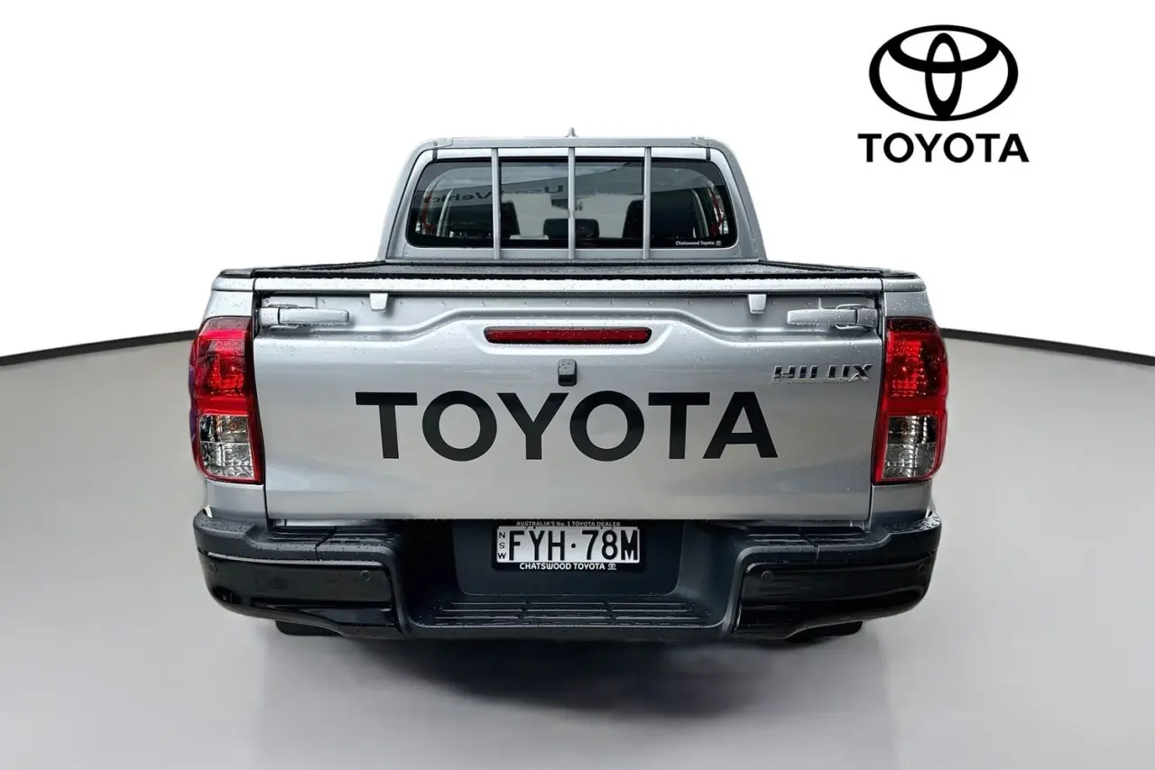 2025 Toyota Hilux Gallery Image 7