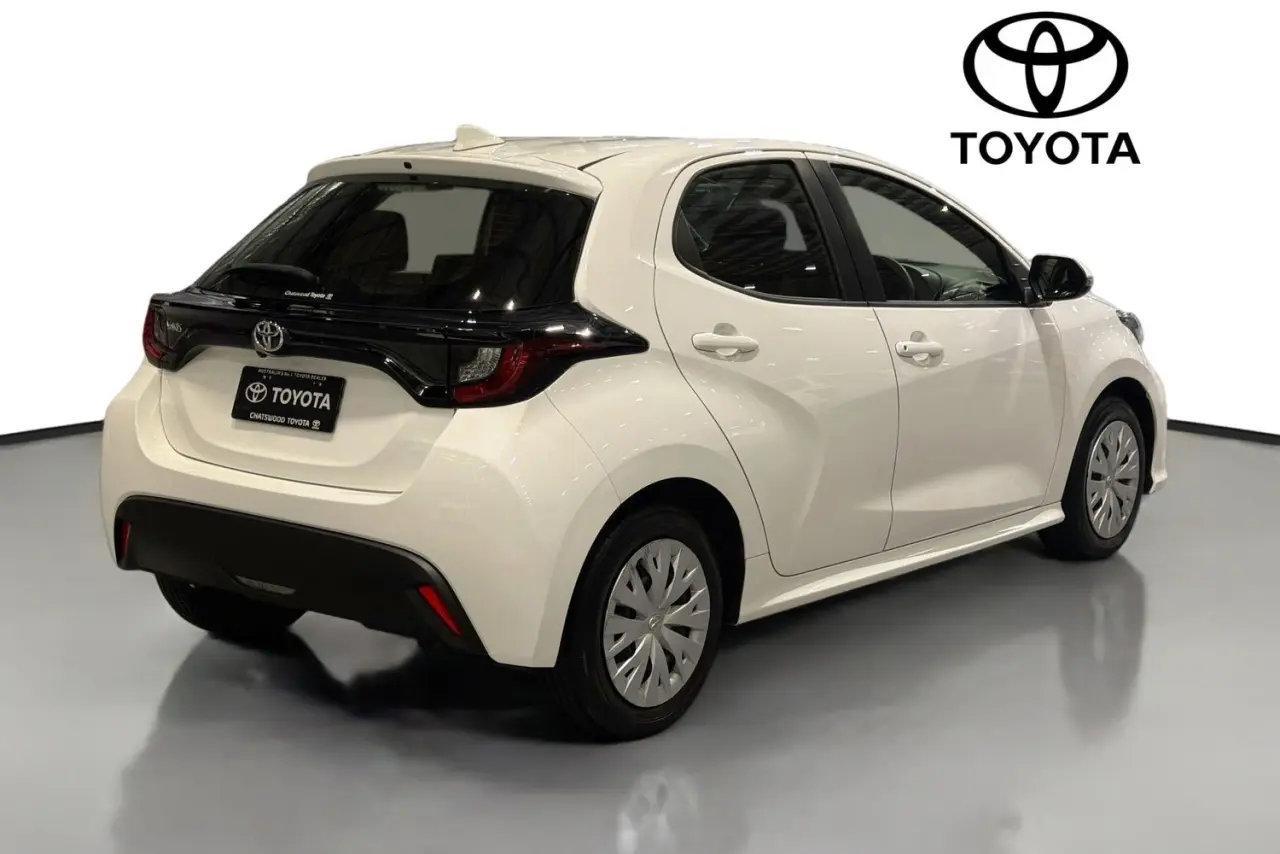 2022 Toyota Yaris Gallery Image 10