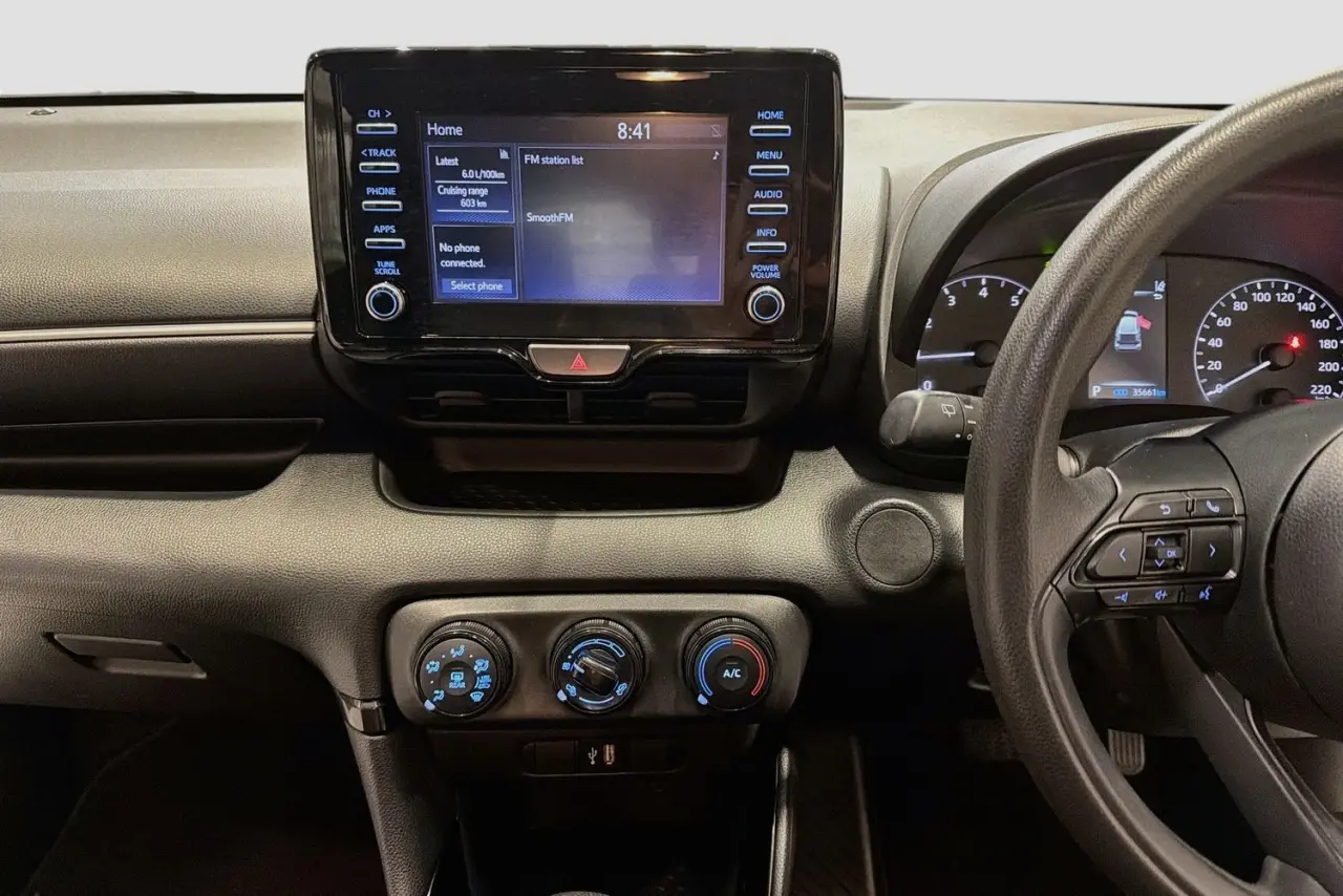 2022 Toyota Yaris Gallery Image 15