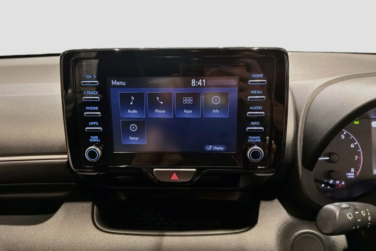 2022 Toyota Yaris Gallery Image 17