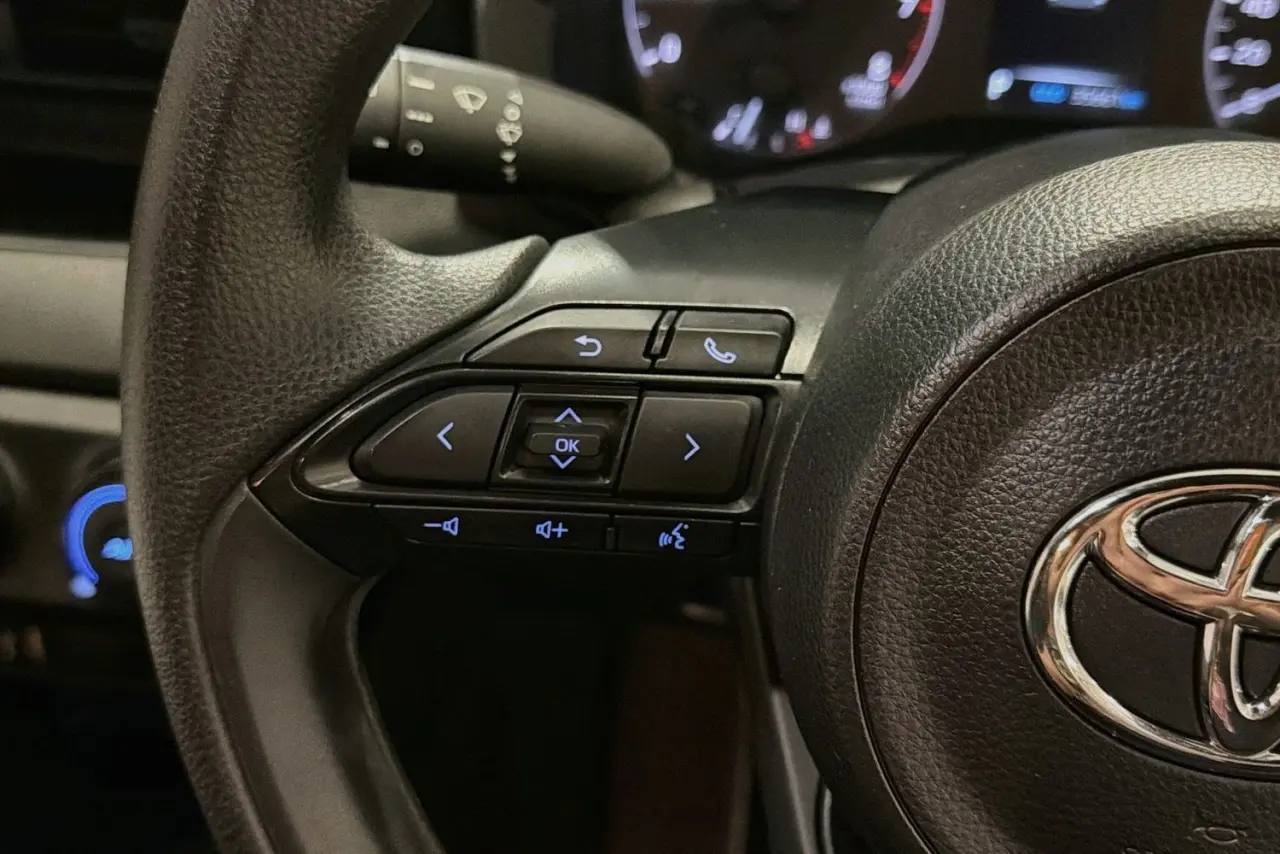 2022 Toyota Yaris Gallery Image 19