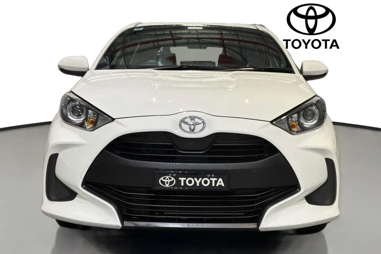 2022 Toyota Yaris Gallery Image 2