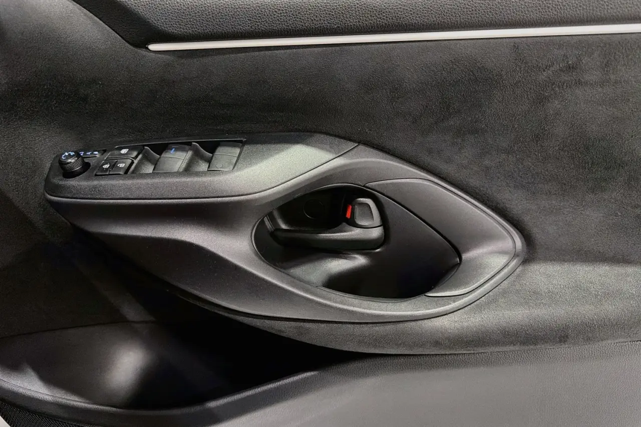 2022 Toyota Yaris Gallery Image 24