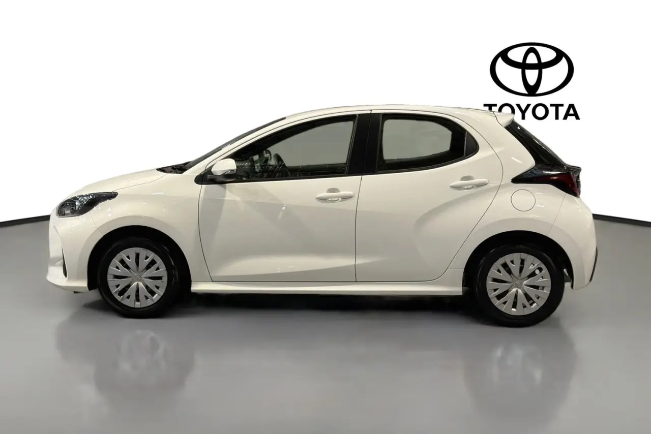 2022 Toyota Yaris Gallery Image 5