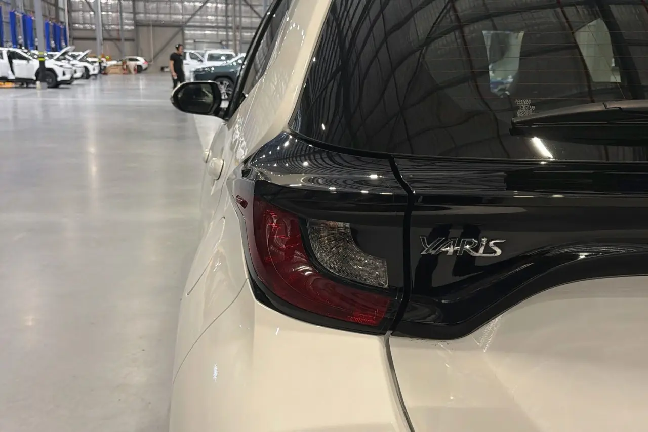 2022 Toyota Yaris Gallery Image 8