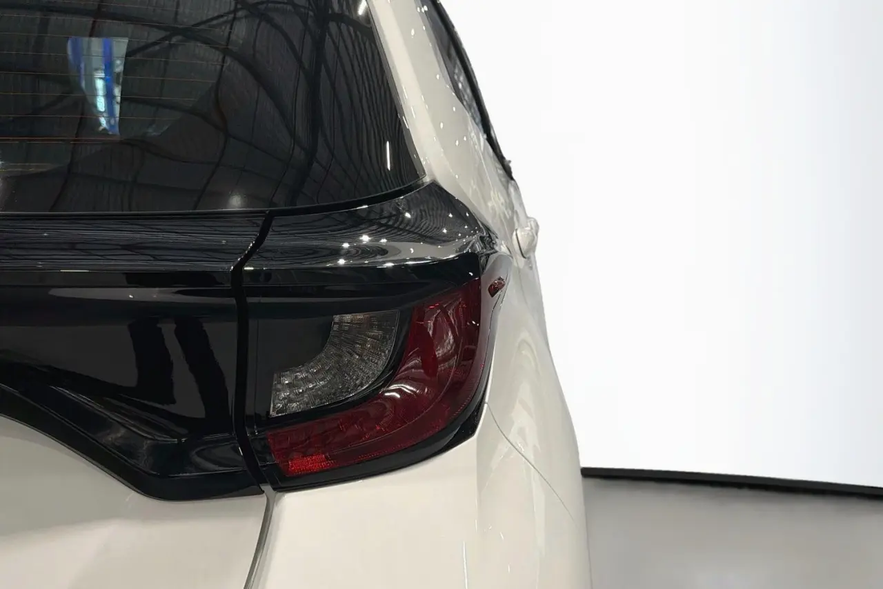 2022 Toyota Yaris Gallery Image 9