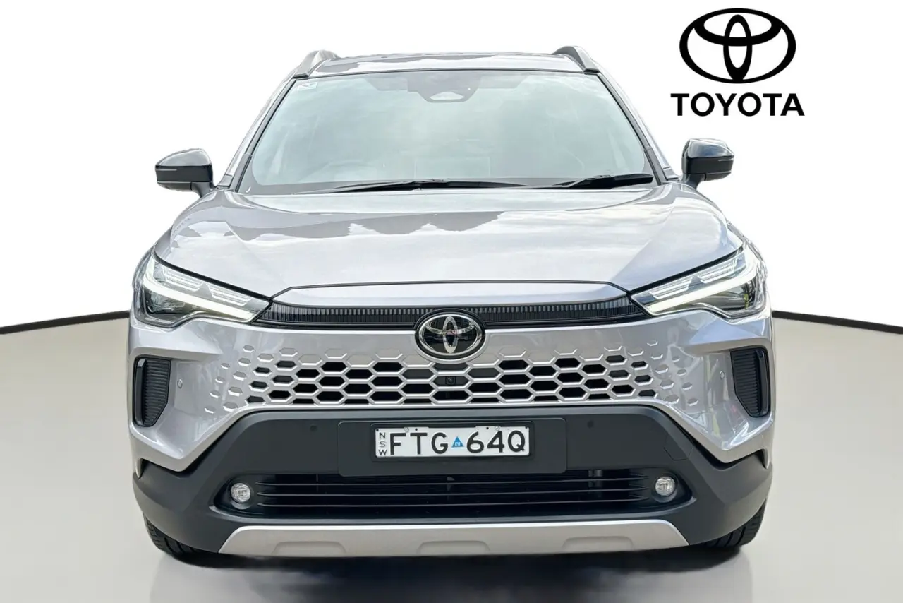 2025 Toyota Corolla Cross Gallery Image 2