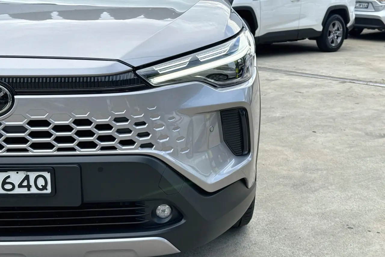 2025 Toyota Corolla Cross Gallery Image 3