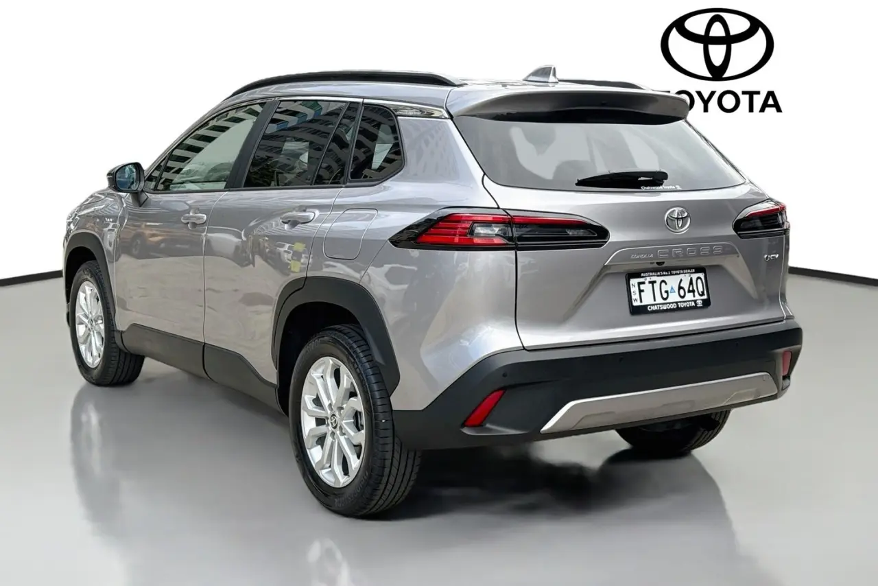 2025 Toyota Corolla Cross Gallery Image 6
