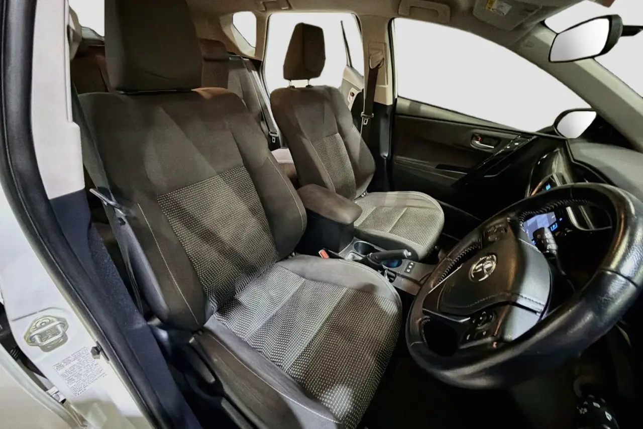 2018 Toyota Corolla Gallery Image 13