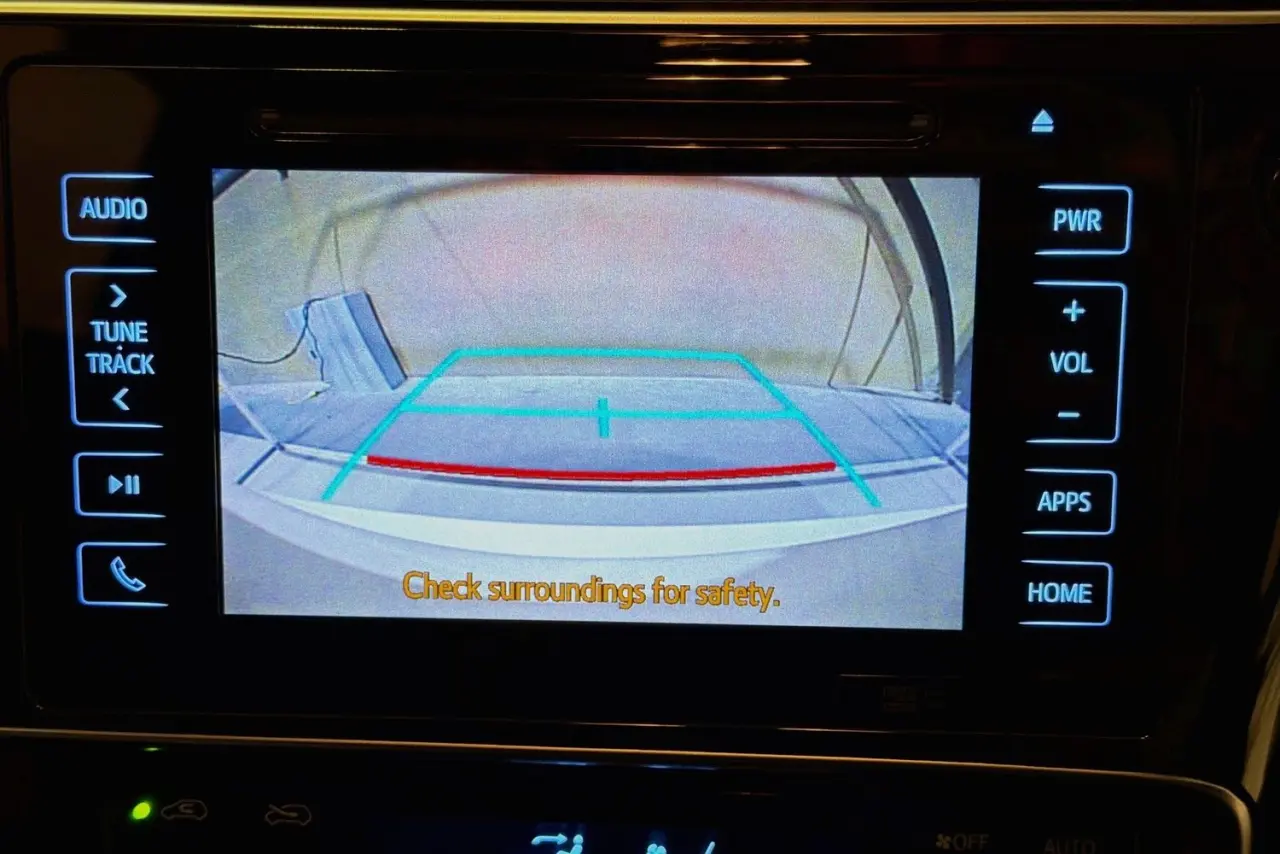 2018 Toyota Corolla Gallery Image 16