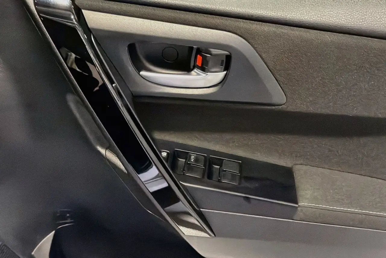 2018 Toyota Corolla Gallery Image 24